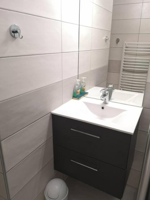 Apartament Au Pied Des Pistes Avec Parking Entierement Renove Huez Zewnętrze zdjęcie